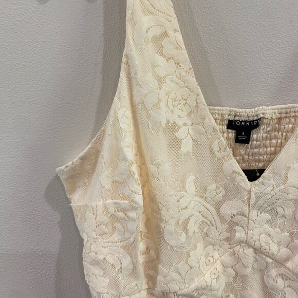 TORRID NWT Lace Corset Crop Top 1x(14-16) - Picture 3 of 13